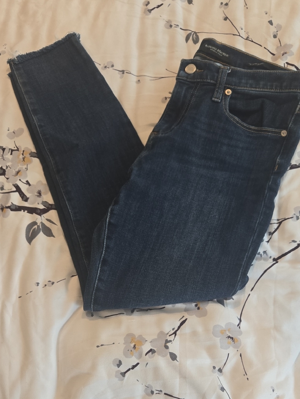 Banana Republic Skinny Jeans in Dark Indigo Blue